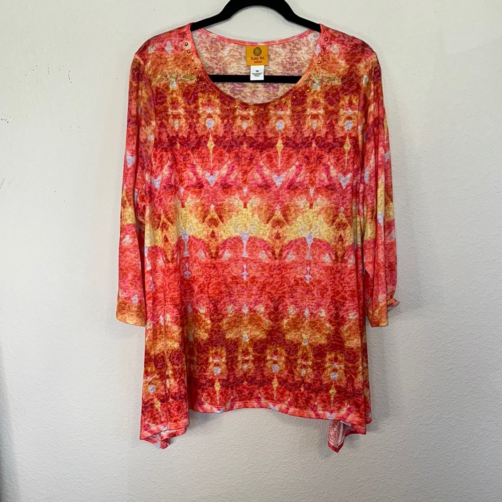 Ruby Rd‎ Red and Orange Graphic Tunic with 3/4 Sleeves
